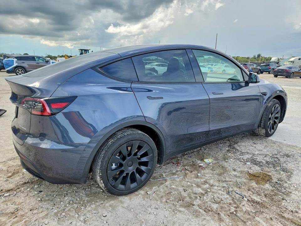 2023 TESLA MODEL Y 3