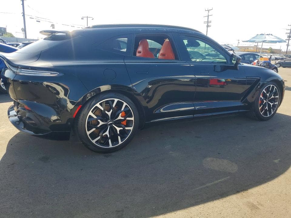 2025 ASTON MARTIN DBX 3