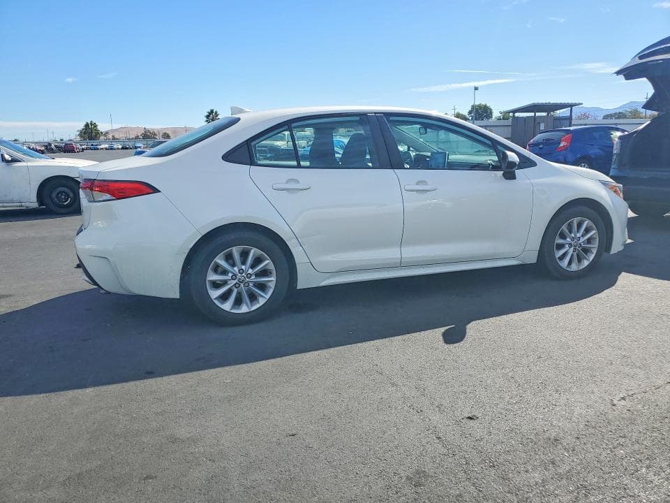 2021 TOYOTA COROLLA LE 3