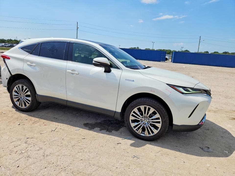 2021 TOYOTA VENZA LIMITED 4