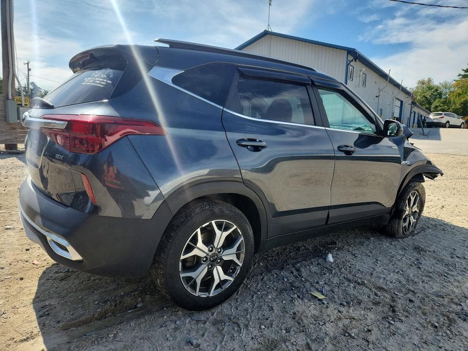 2021 KIA SELTOS EX 3