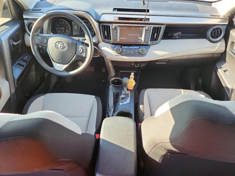 2017 TOYOTA RAV4 XLE 8