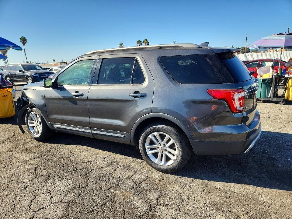 2017 FORD EXPLORER XLT 2