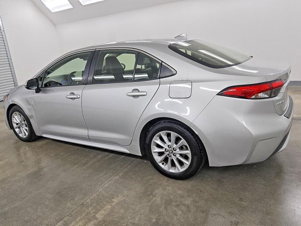 2020 TOYOTA COROLLA XLE 2