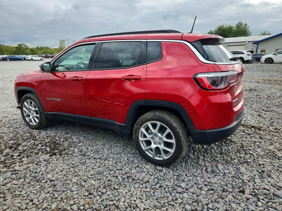 2024 JEEP COMPASS LATITUDE LUX 2