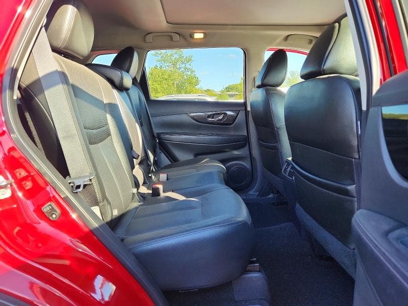 2017 NISSAN ROGUE SL 11