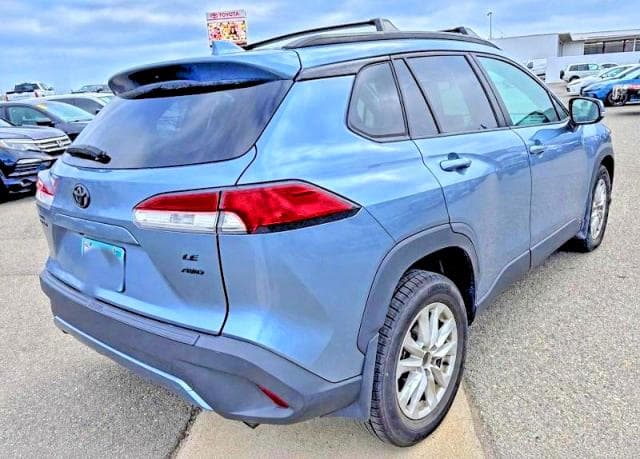 2022 TOYOTA COROLLA CROSS LE 4