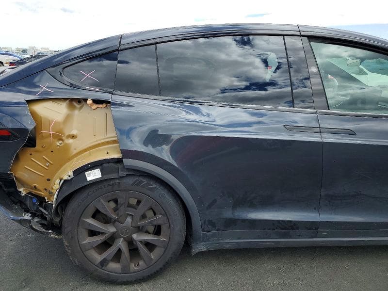 2025 TESLA MODEL X 11