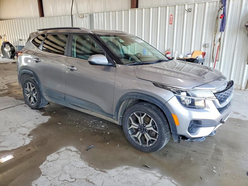 2021 KIA SELTOS EX 4