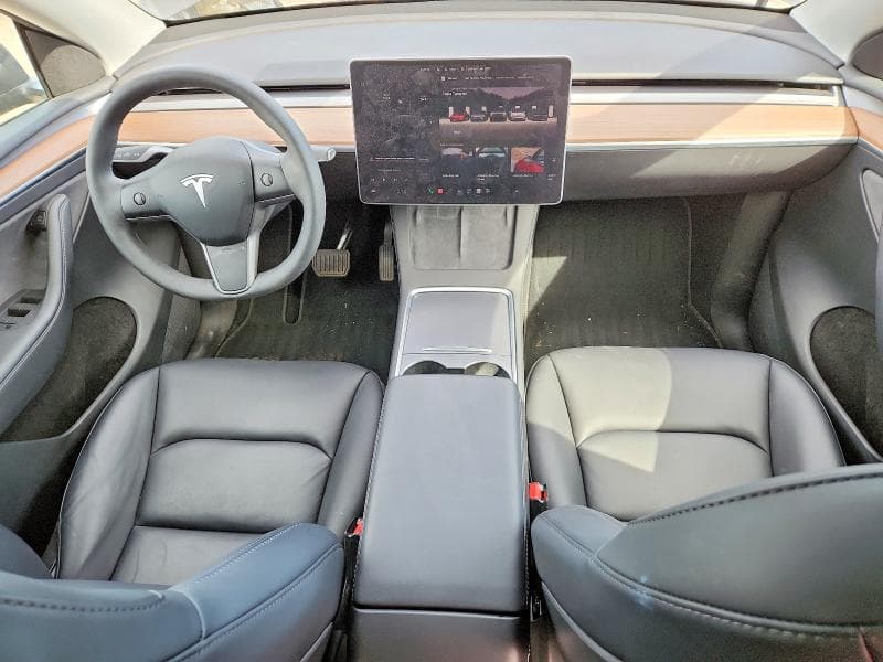 2024 TESLA MODEL Y 8