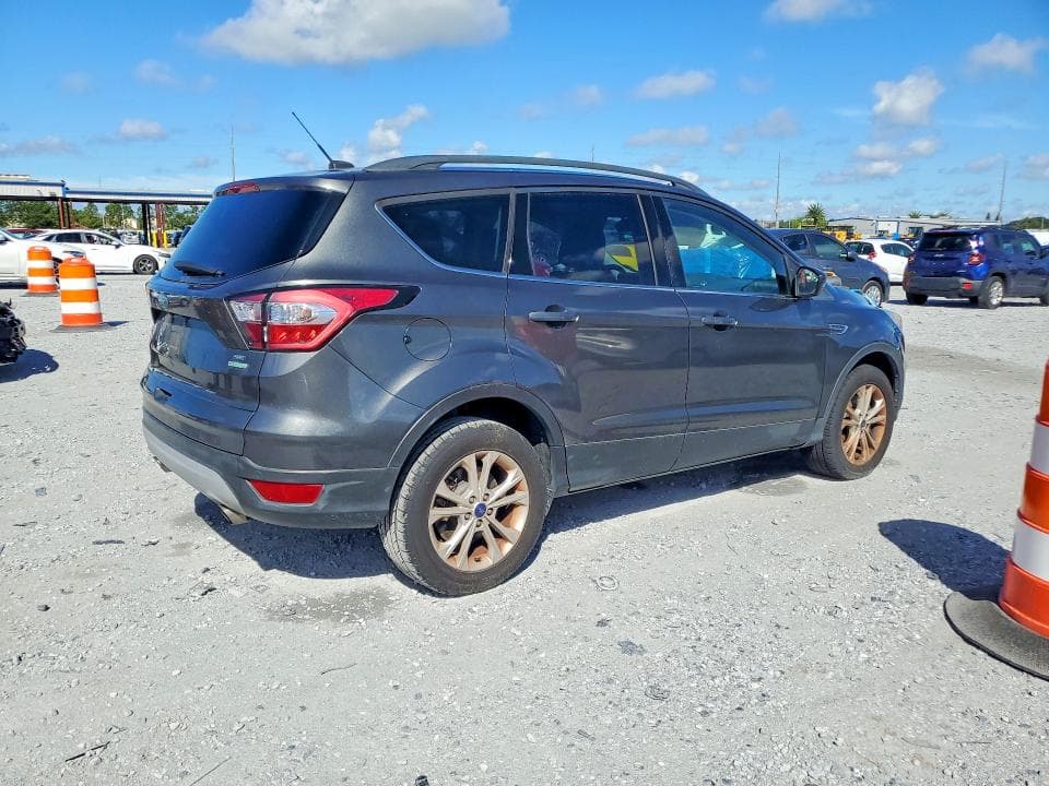 2017 FORD ESCAPE SE 3