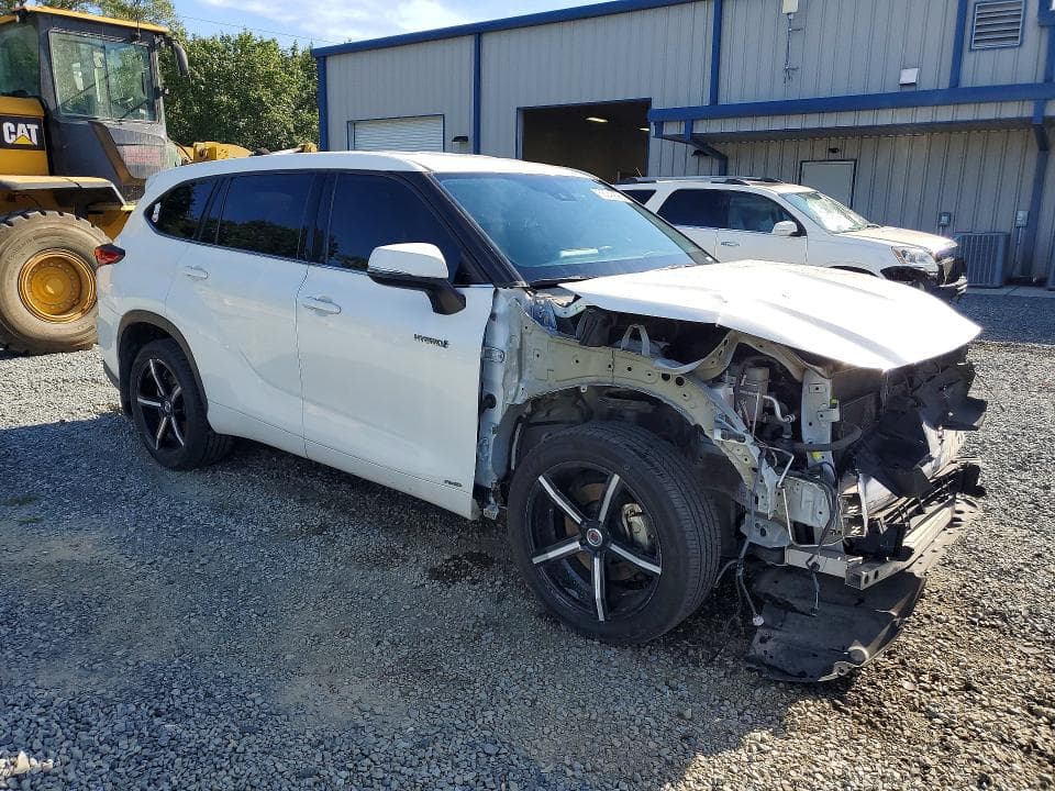 2020 TOYOTA HIGHLANDER HYBRID LE 4