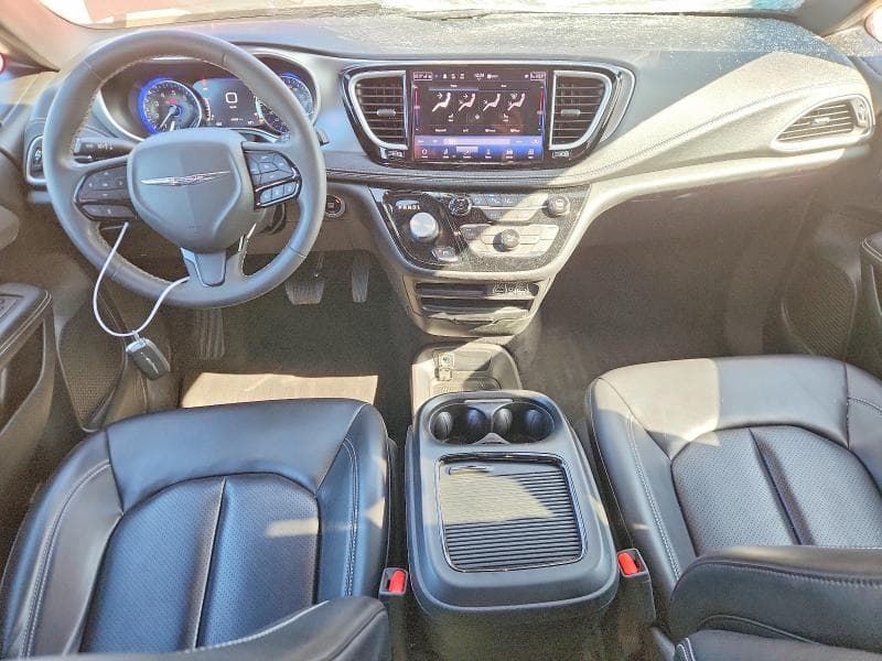 2023 CHRYSLER PACIFICA TOURING L 8
