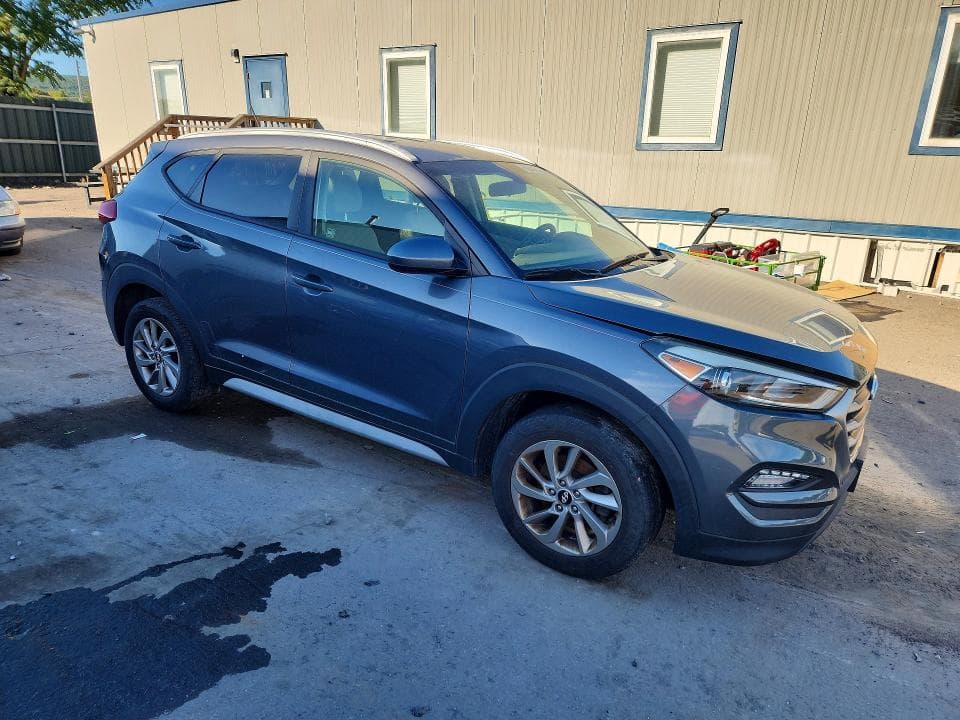 2017 HYUNDAI TUCSON SE 4