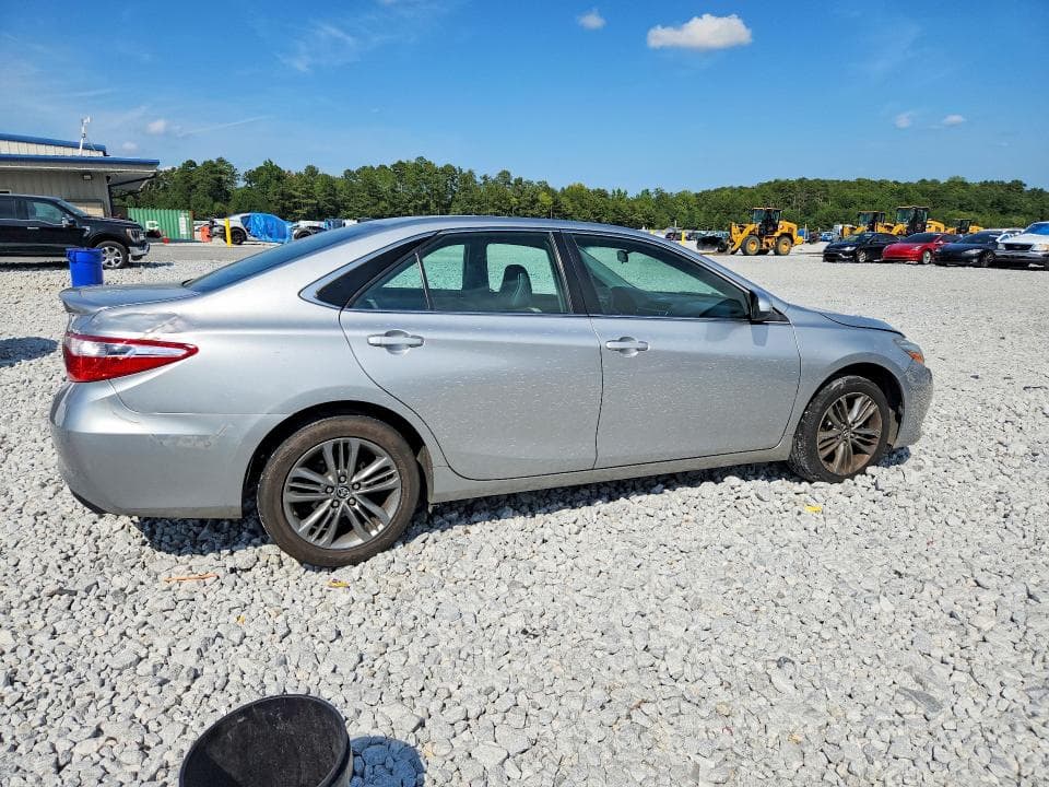2017 TOYOTA CAMRY SE 3