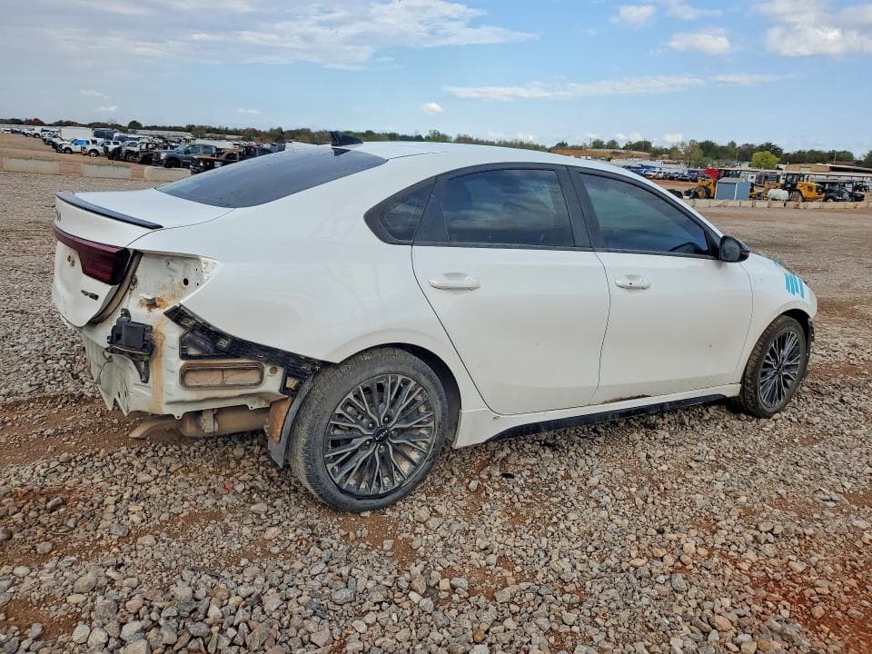 2023 KIA FORTE GT LINE 3