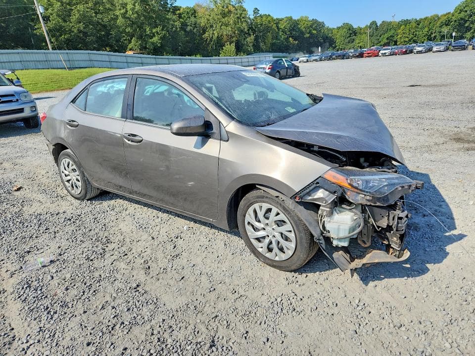2017 TOYOTA COROLLA LE 4