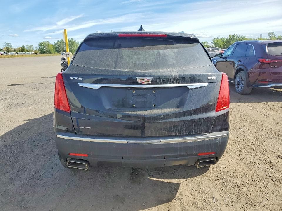 2017 CADILLAC XT5 6