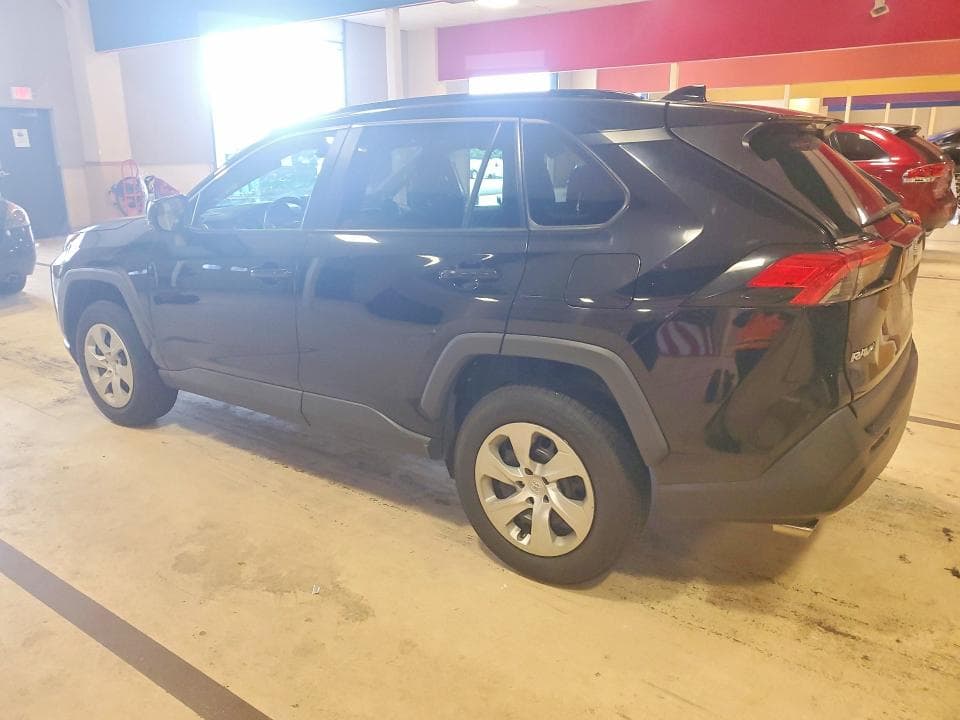 2021 TOYOTA RAV4 LE 2