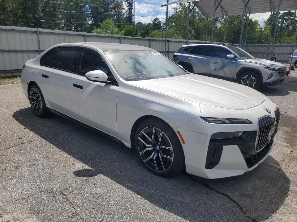 2025 BMW 740 XI 4