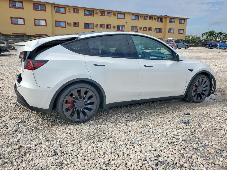 2024 TESLA MODEL Y 3