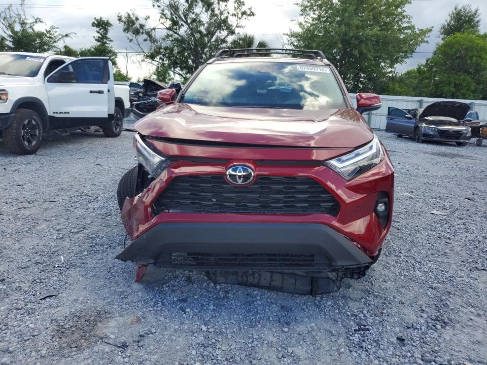2025 TOYOTA RAV4 XLE PREMIUM 5