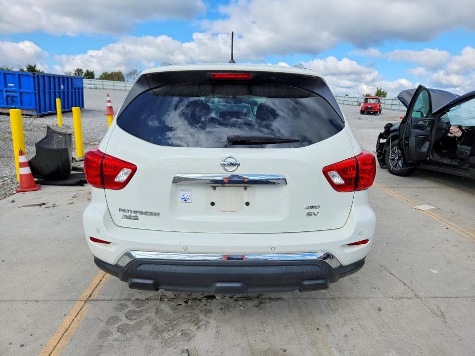 2018 NISSAN PATHFINDER SV 6