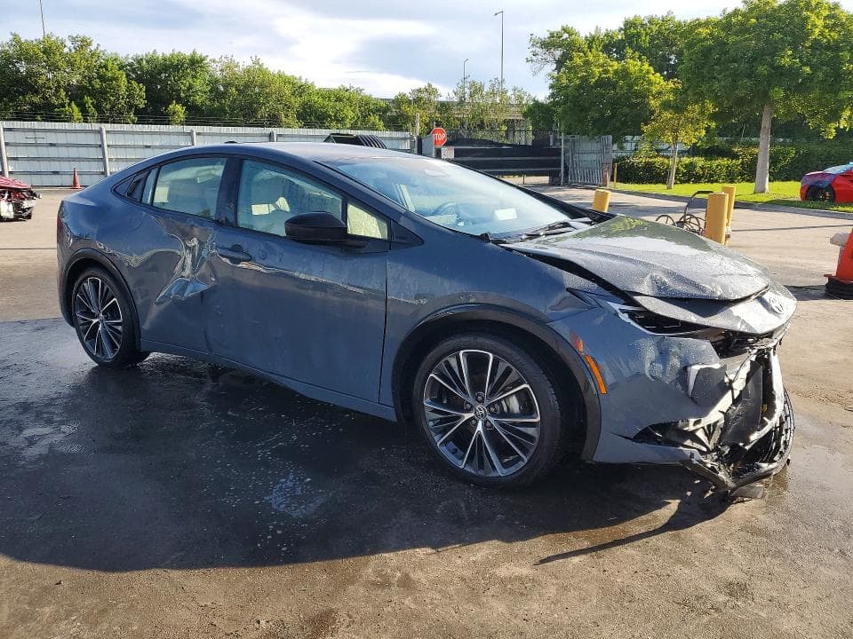 2025 TOYOTA PRIUS LIMITED 4
