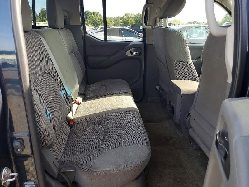 2018 NISSAN FRONTIER SV 10