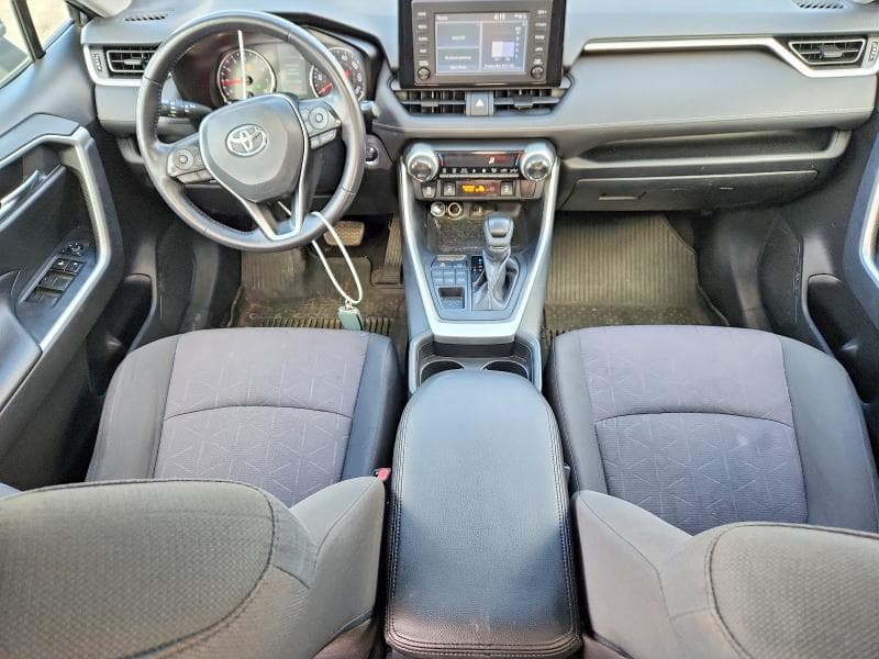 2019 TOYOTA RAV4 XLE 8