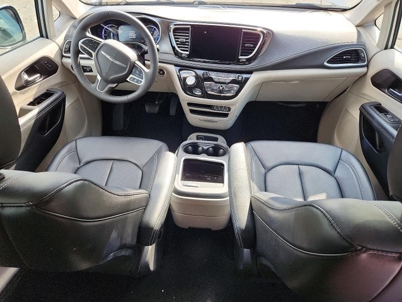 2024 CHRYSLER PACIFICA HYBRID SELECT 8