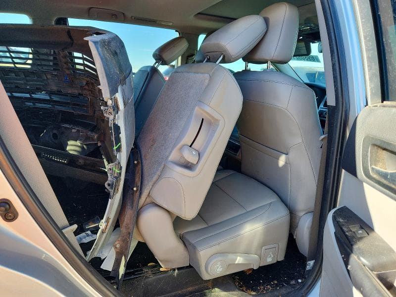 2019 TOYOTA HIGHLANDER XLE 11
