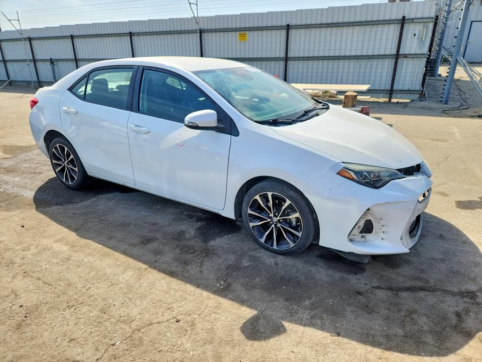 2017 TOYOTA COROLLA SE 4
