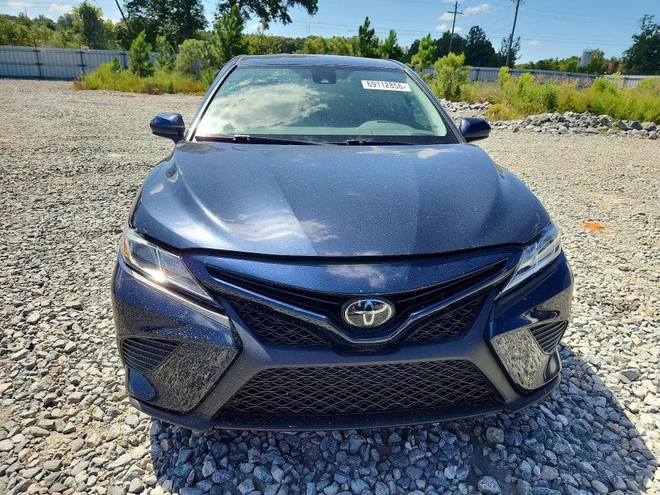2020 TOYOTA CAMRY SE 5
