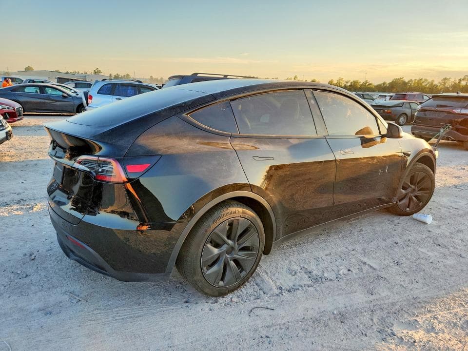 2025 TESLA MODEL Y 3
