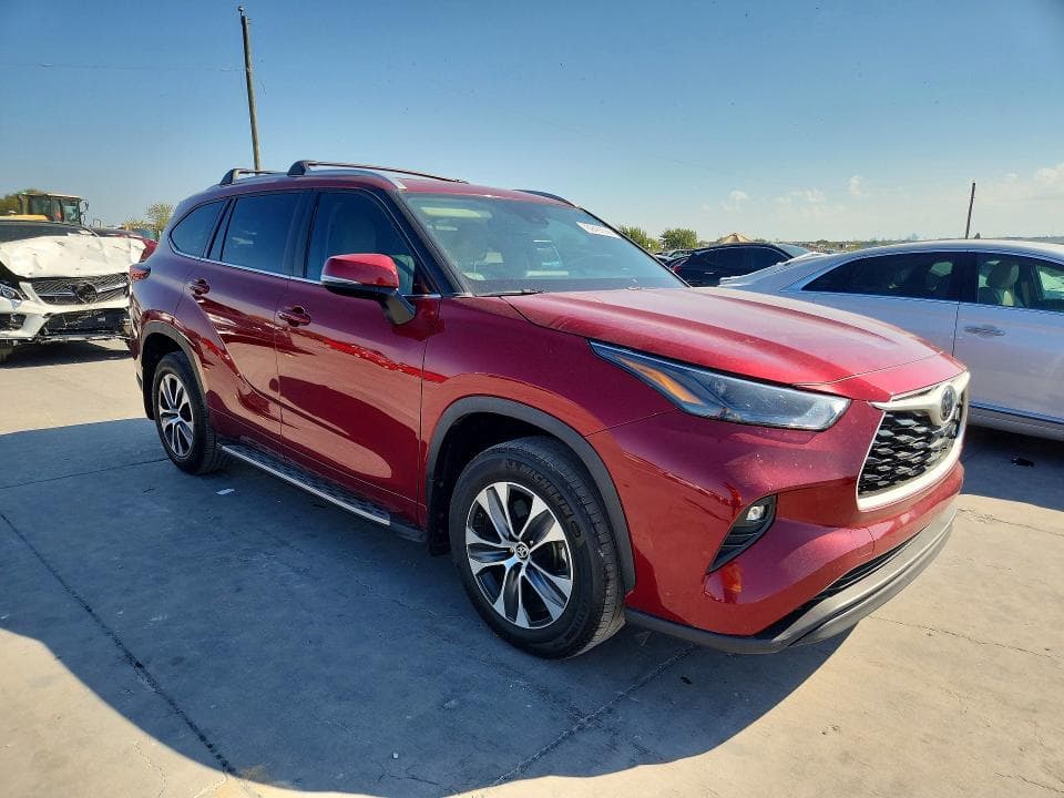 2023 TOYOTA HIGHLANDER XLE 4