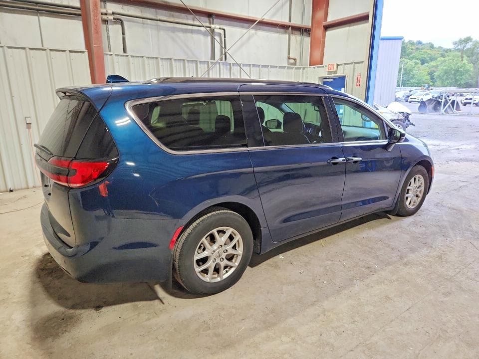 2021 CHRYSLER PACIFICA TOURING L 3