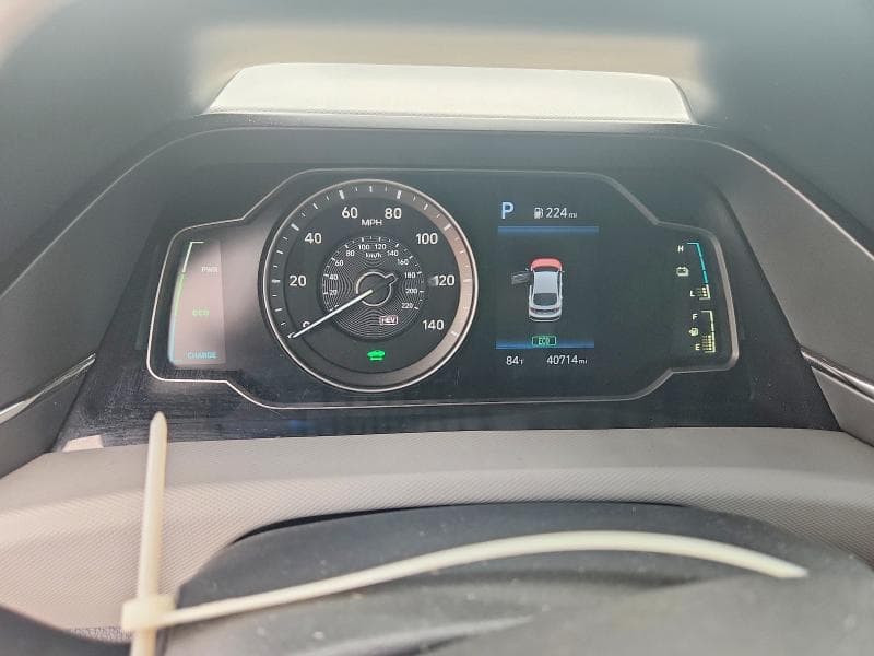 2020 HYUNDAI IONIQ SE 9