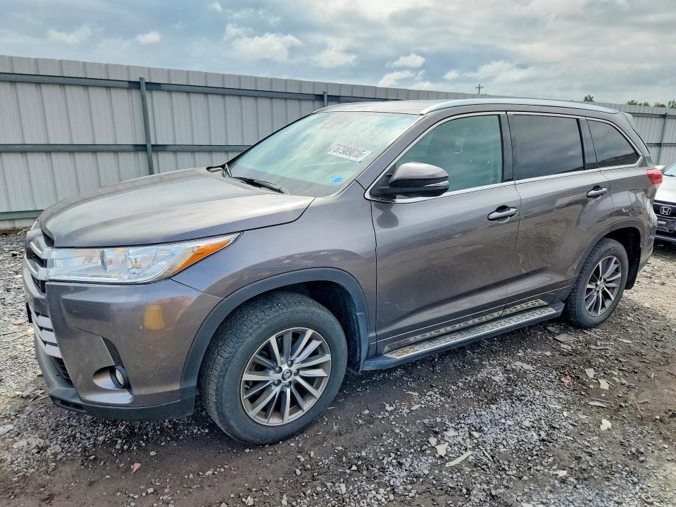 2018 TOYOTA HIGHLANDER XLE - 1