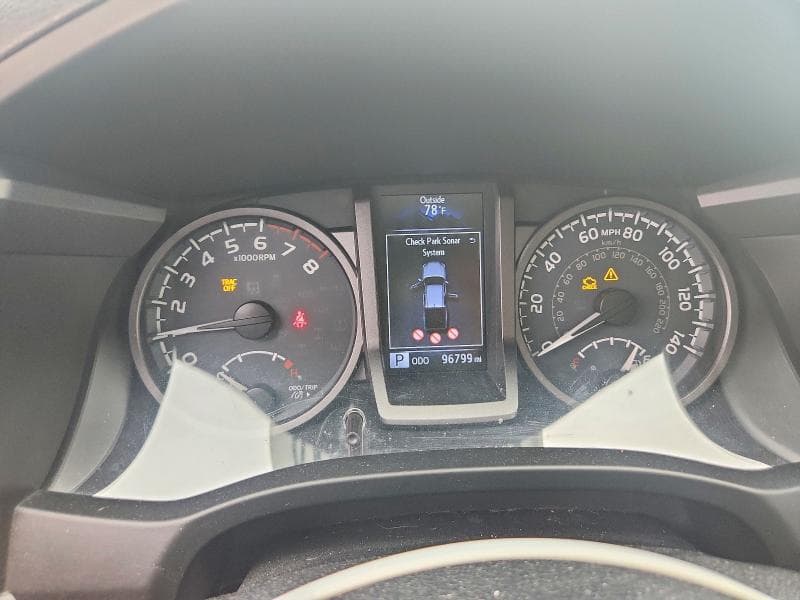 2017 TOYOTA TACOMA 9