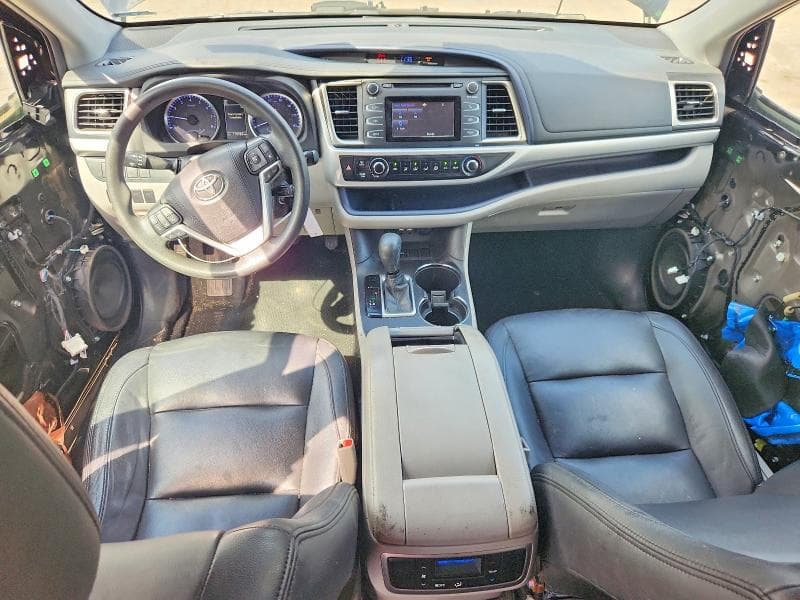 2019 TOYOTA HIGHLANDER LE 8