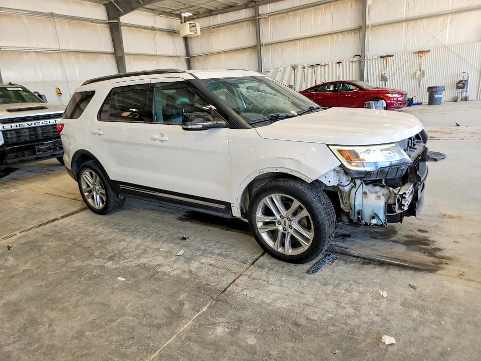 2017 FORD EXPLORER XLT 4