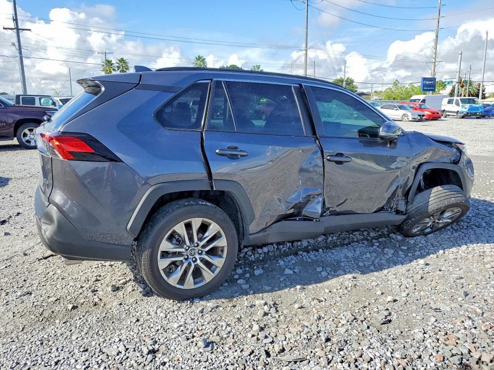 2020 TOYOTA RAV4 XLE PREMIUM 3