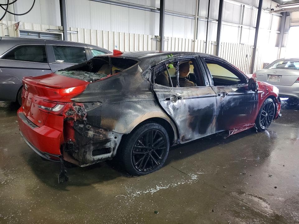 2025 TOYOTA CAMRY SE 3