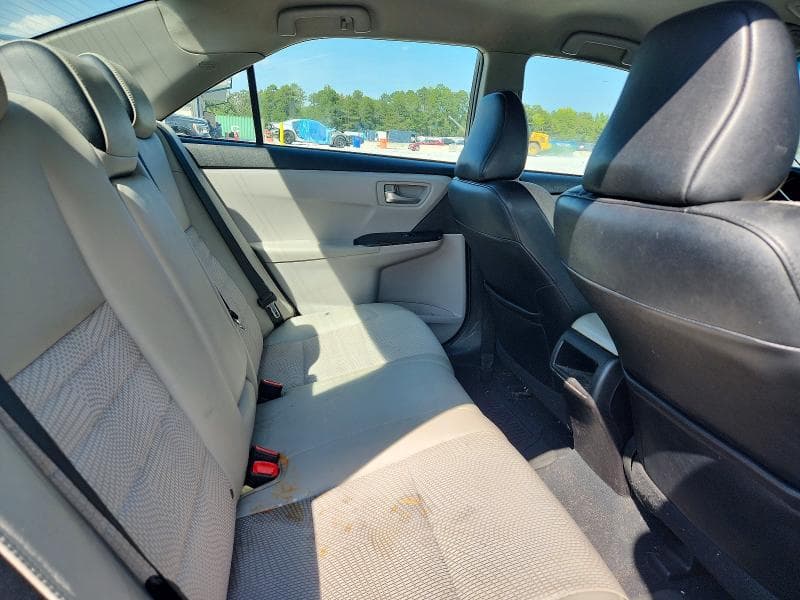 2017 TOYOTA CAMRY SE 10