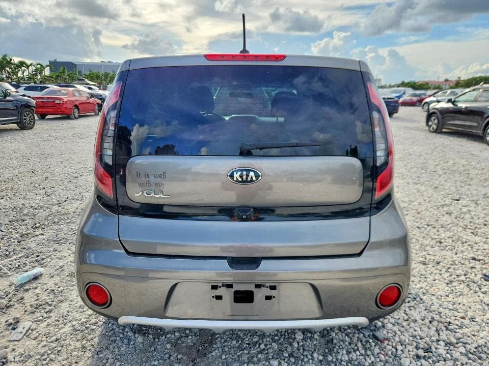 2017 KIA SOUL + 6