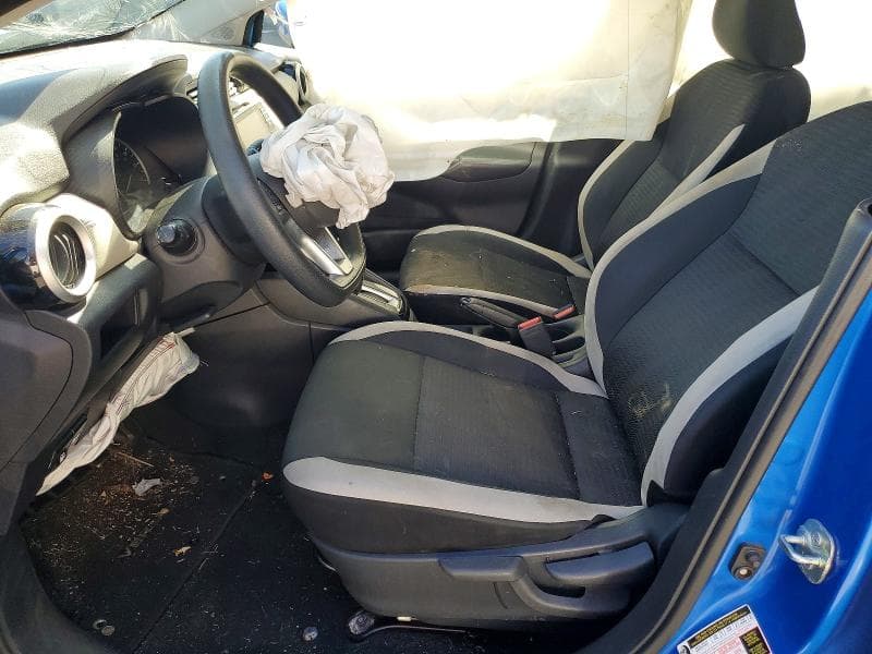 2020 NISSAN VERSA SV 7