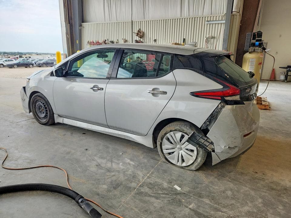 2023 NISSAN LEAF S 2