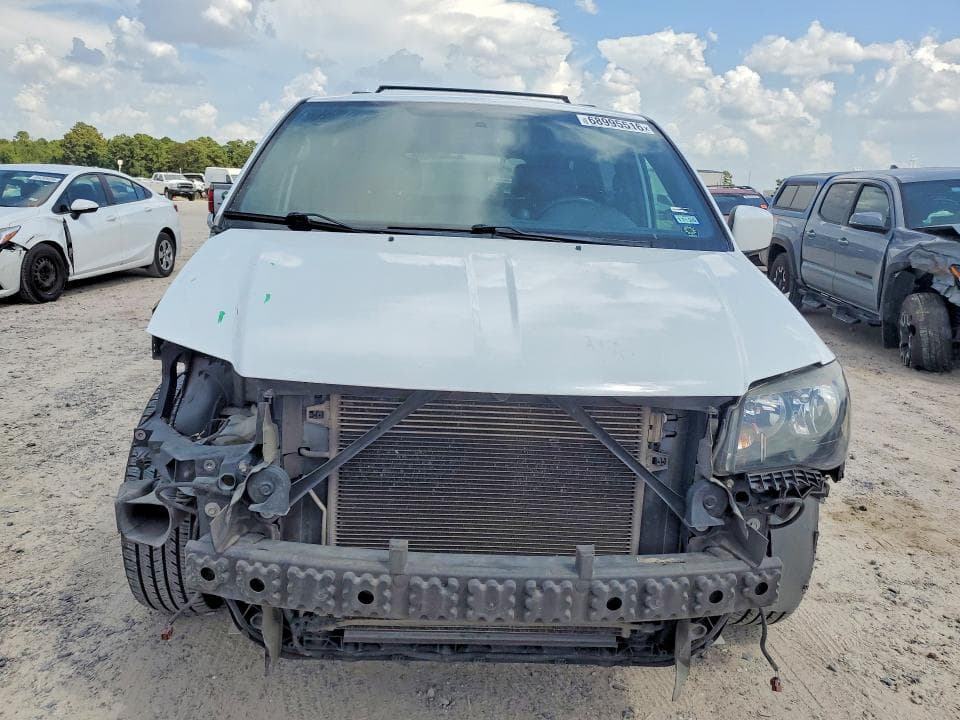 2017 DODGE GRAND CARAVAN GT 5