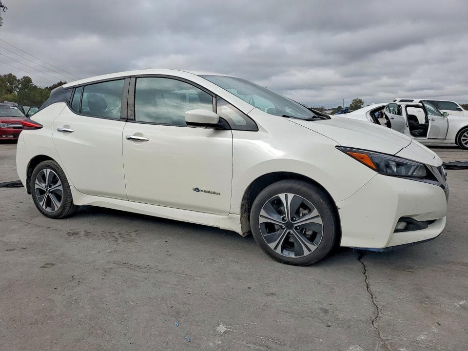2019 NISSAN LEAF SV PLUS 4
